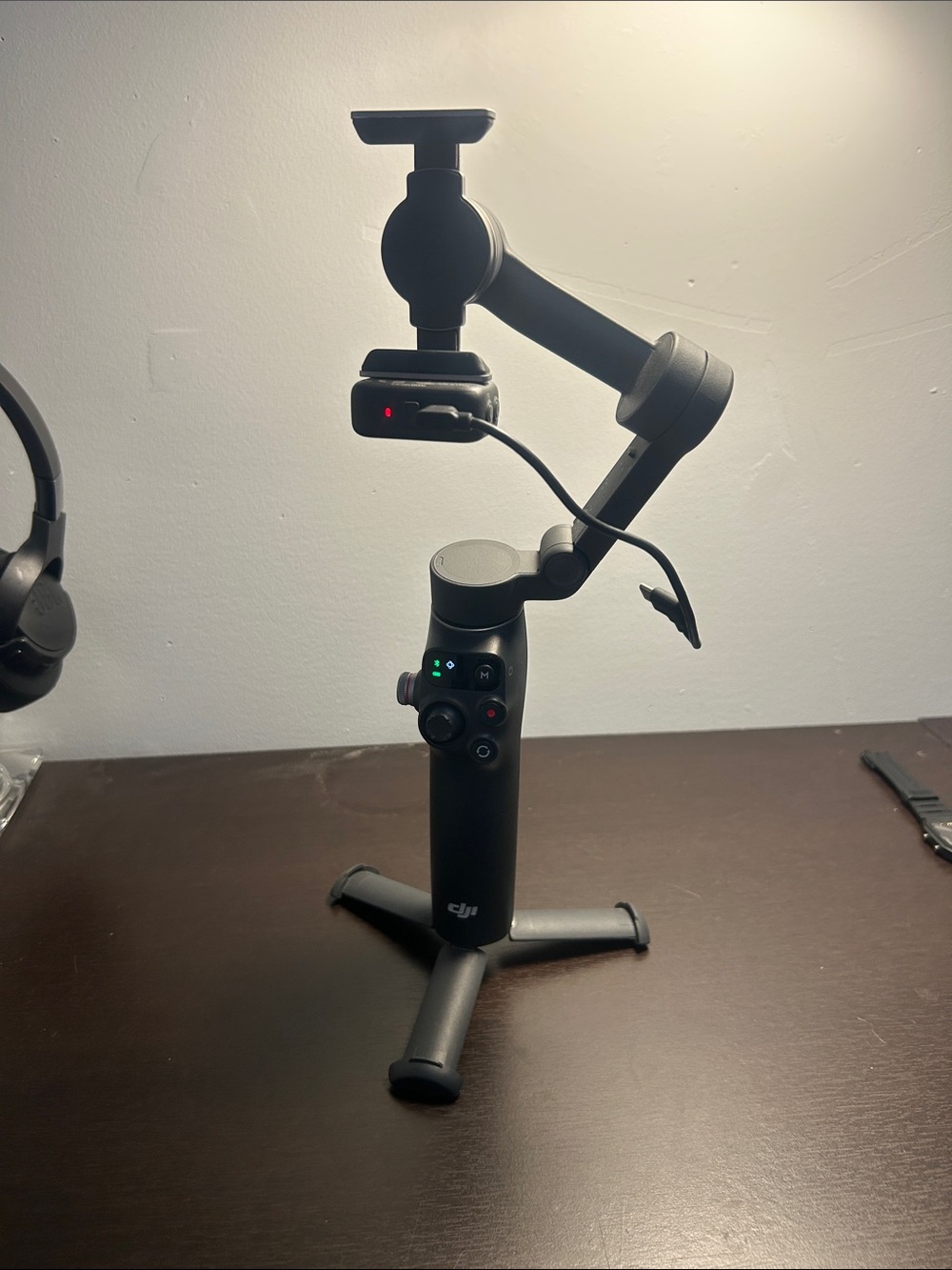 DJI Mobil 7p Black Handheld Gimbal Stabilizer for Smartphones